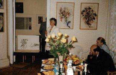 The artist’s widow Emilya Glaskova speaking